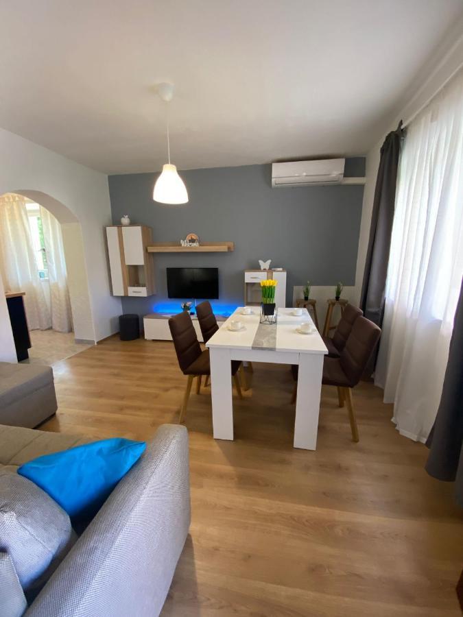 Apartment Dora Задар Екстериор снимка